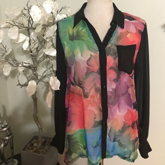 new directions Tops - 🌹BOGO equal OR less value🌹Colorful Blouse🌹